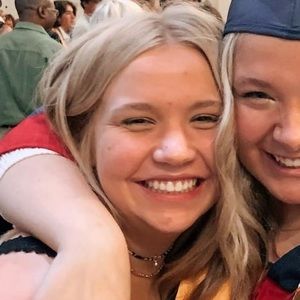 Meet your Posher, Macy